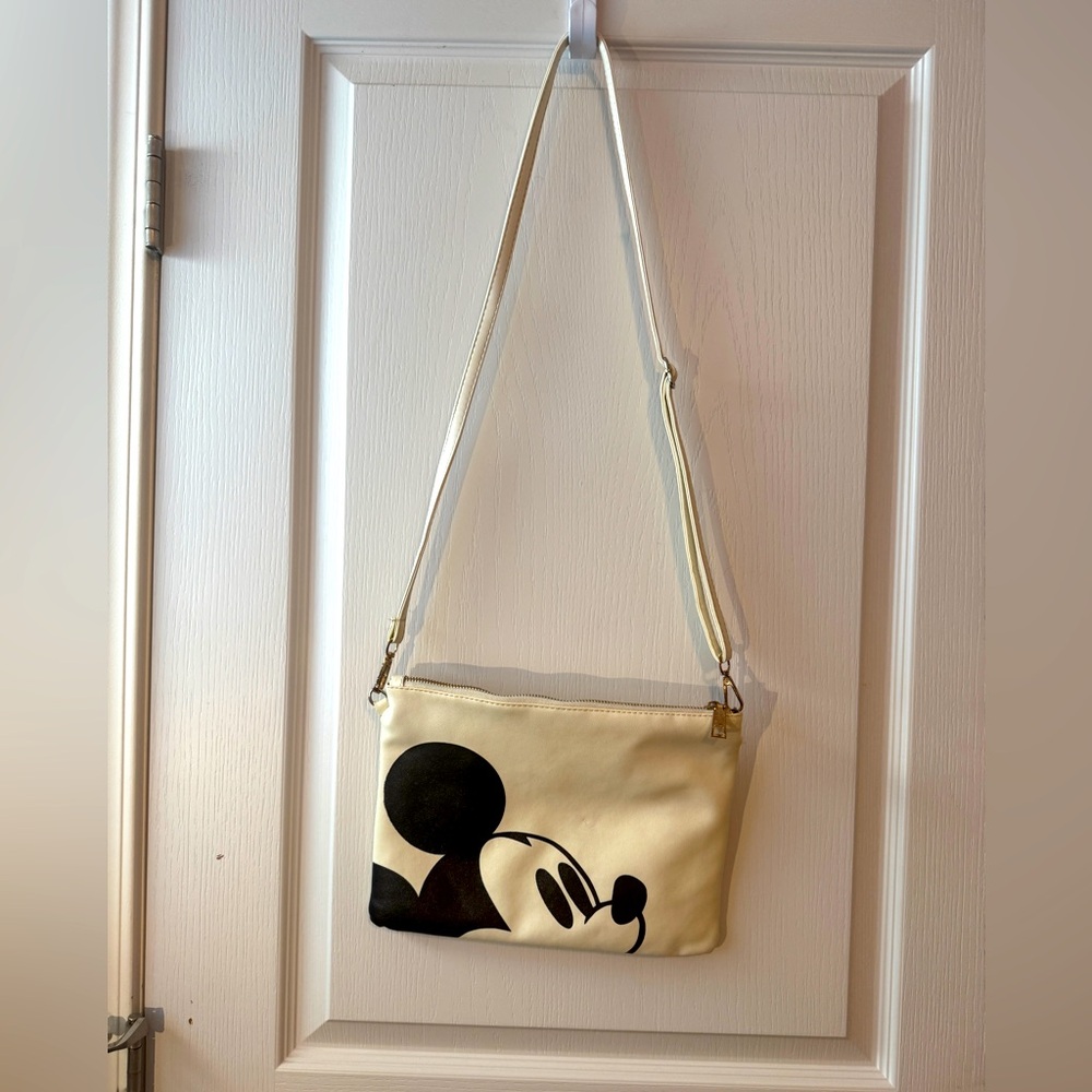 Disney Mickey Mouse Shoulder/ Adjustable Strap Purse!